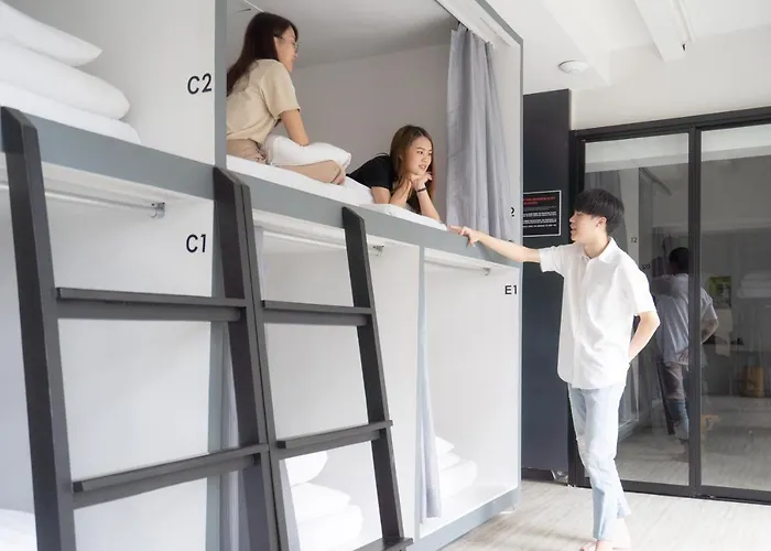 3howw @ Sukhumvit 21 Hostal