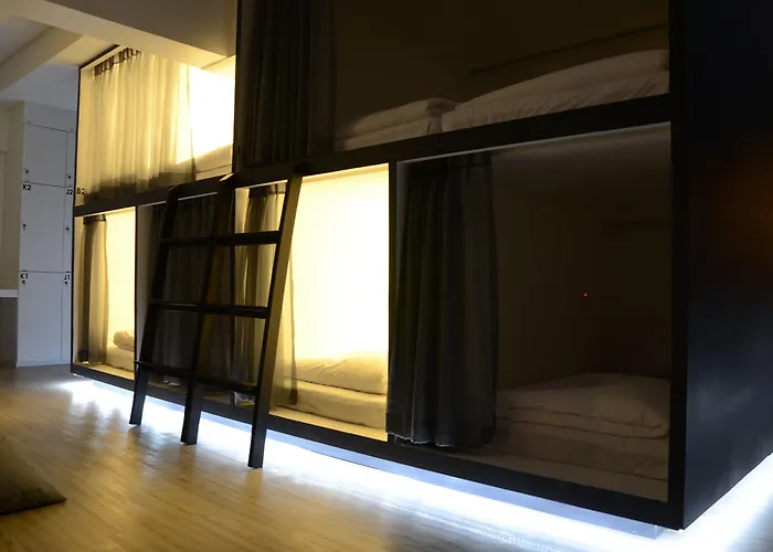 3howw @ Sukhumvit 21 Hostal