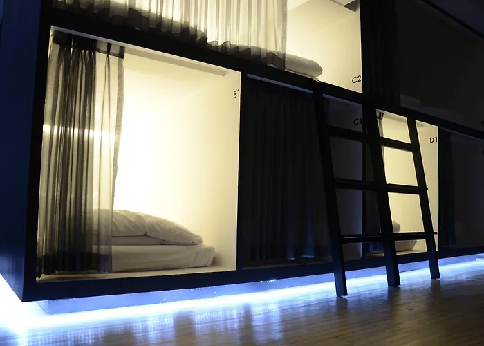 Hostal 3howw @ Sukhumvit 21 Bangkok