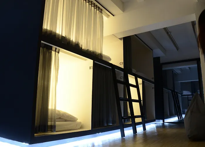 3howw @ Sukhumvit 21 Hostal