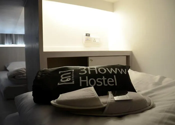 3howw @ Sukhumvit 21 Hostal *