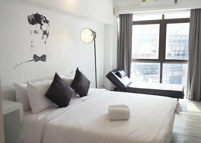 3howw @ Sukhumvit 21 Hostal Bangkok