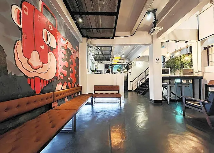 Hostal 3howw @ Sukhumvit 21 Bangkok