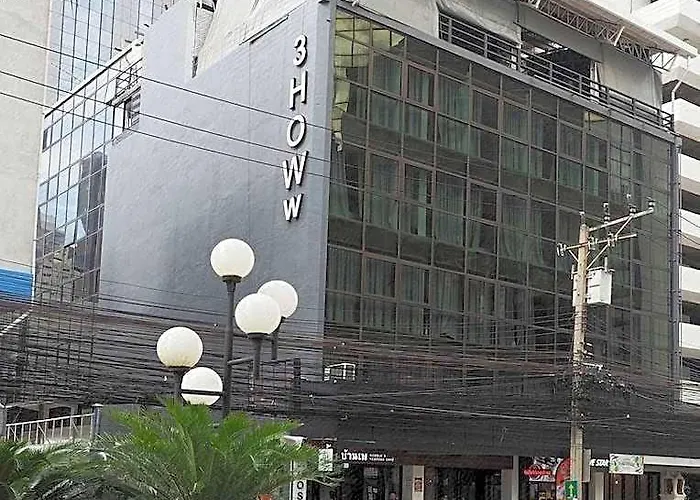 3howw @ Sukhumvit 21 Bangkok