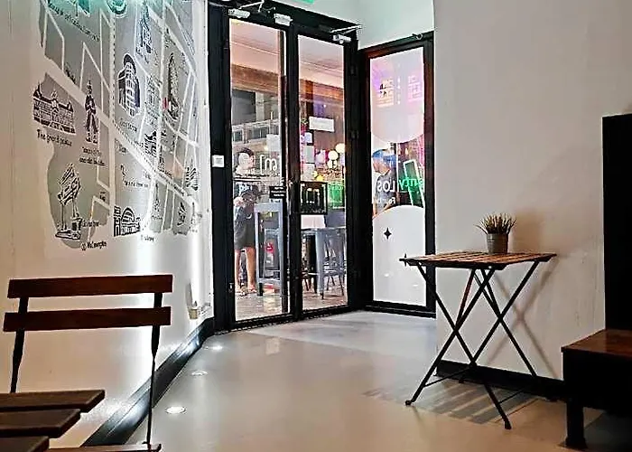 3howw @ Sukhumvit 21 Hostal Bangkok
