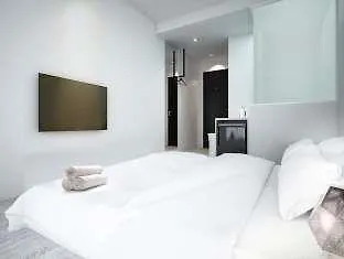 3howw @ Sukhumvit 21 Hostal Bangkok