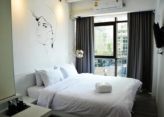 3howw @ Sukhumvit 21 Hostal